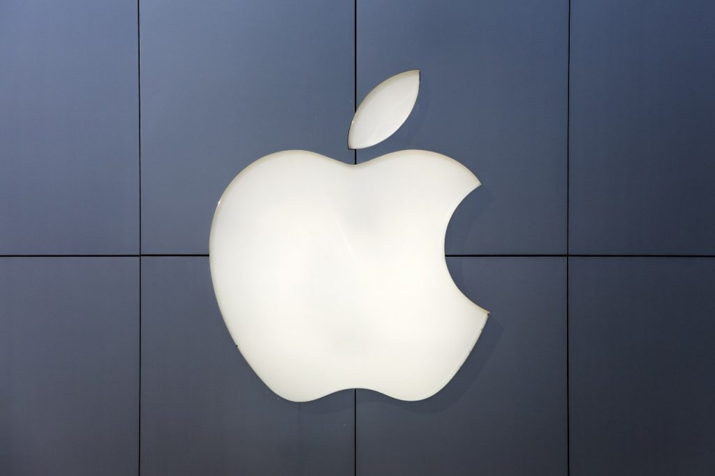 Apple, super offerte sul nuovo volantino Euronics (Adobe Stock)